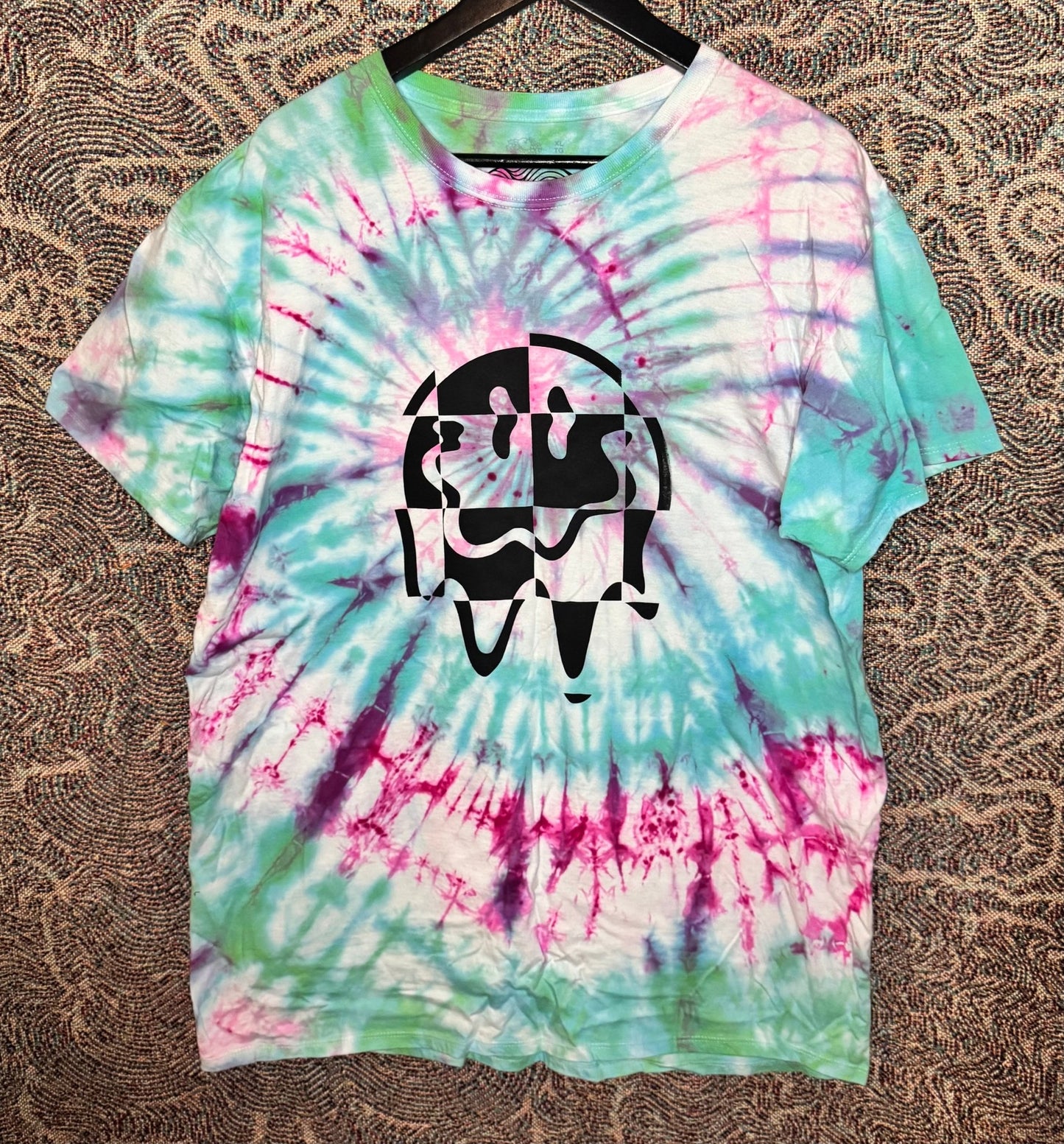 Melting Checker Smiley Screen Print Tie Dye Size XL